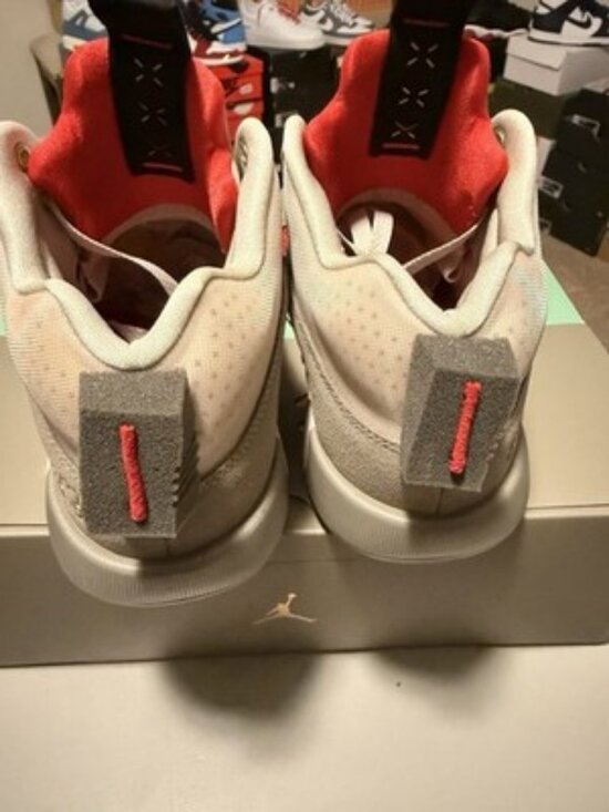Athletic_Shoes